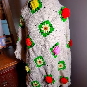 VINTAGE HAND CROCHET BIG VIBRANT FLOWER THROW